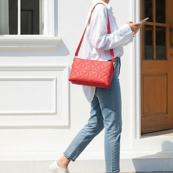 Mala feminina com fecho e compartimentos | feita em Portugal