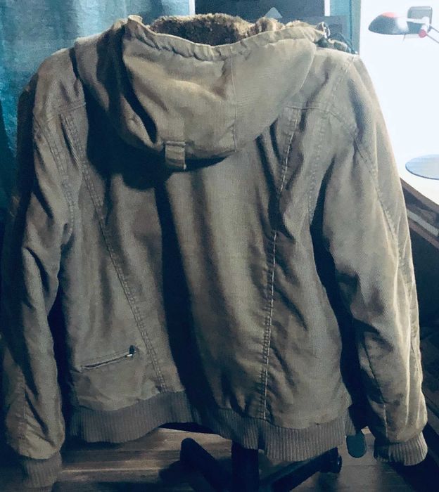 Vendo Casaco de inverno em bom estado, tamanho L.