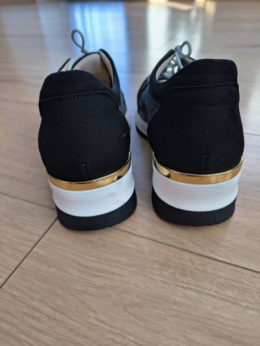 Buty sportowe damskie, półbuty, 39 wkł. 25,5 cm Stan idealny