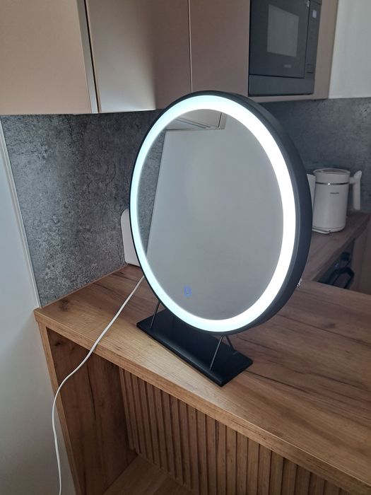 Lustro Led do makijażu