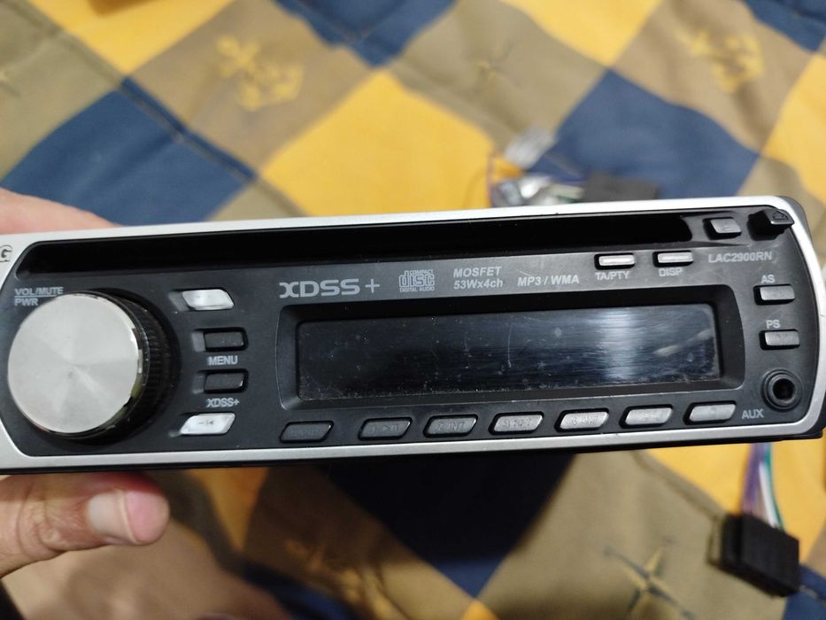 Autoradio Marca LG, CDs Mp3 e Wma, com AUX, a funcionar, Aceito troca
