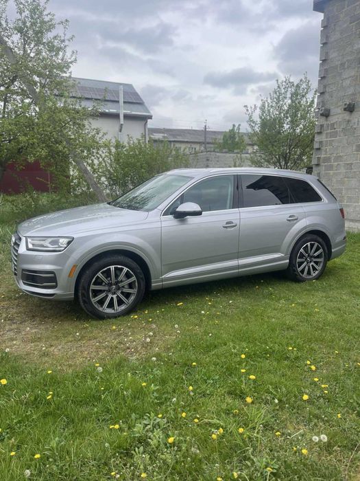 Продам Audi Q7 2017