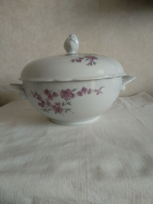 Супница ( пельменница, вареничница)  2,8 л. Фарфор ГДР Kahla