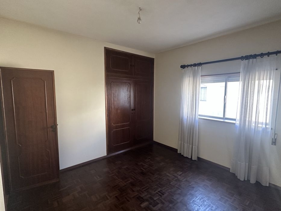 Moradia T5 no centro da Marinha Grande