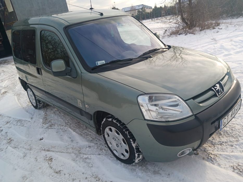 Peugeot Partner przystosowany do przewozu paliwa i osob