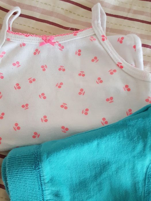 Яркий комплект Carter's 9-12-18 мес бодик+шортики/лосины