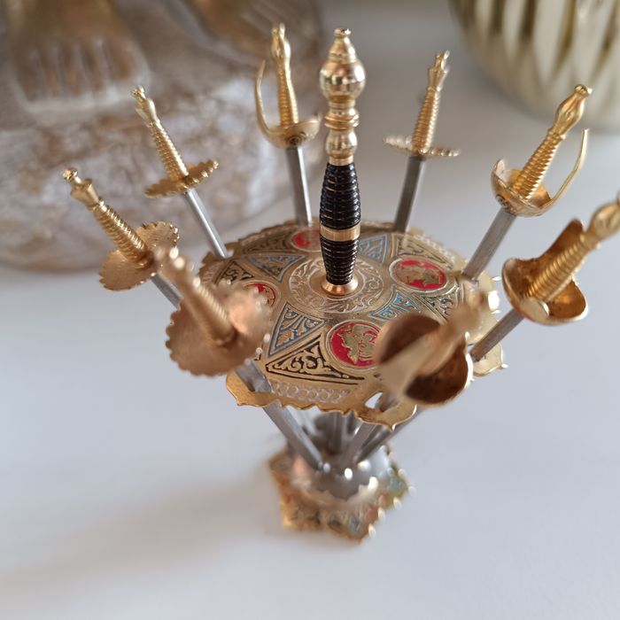 Conjunto de 8 palitos de cocktail em metal, estilo espadas de Toledo