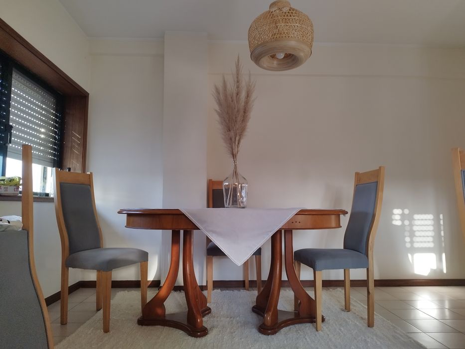 Mesa de sala de jantar extensível