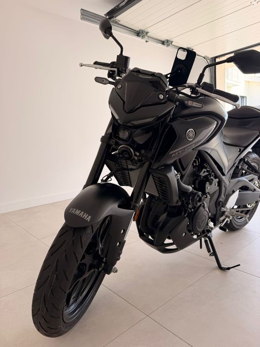 Moto yamaha MT-03   2023