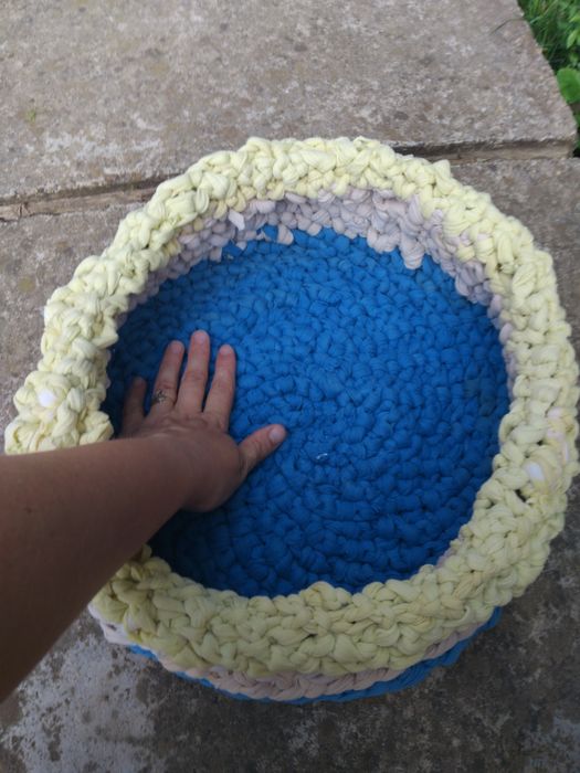 Лежанка для котика чи песика. Корзинка