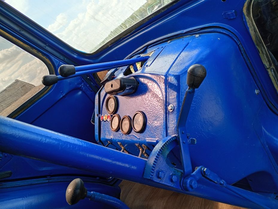 Продам ЮМЗ 6 на повному бойовому ходу