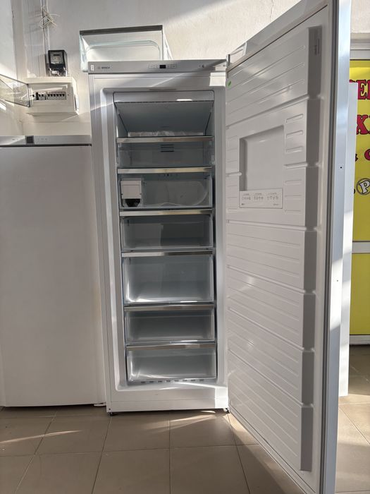 Морозильна камера Bosch GSN54AW40