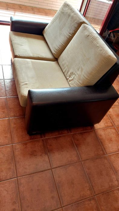 Sofá em pele 3 lugares Styline – SÓ 80 EUROS!