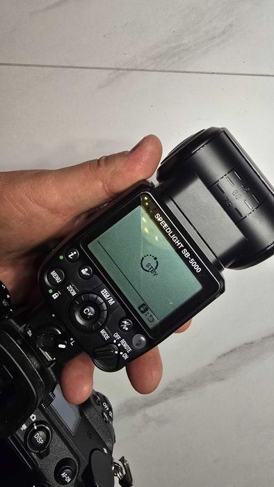 Aparat Nikon Z6II obiektyw Nikor 24-70/4 S lampa Nikon SB-5000