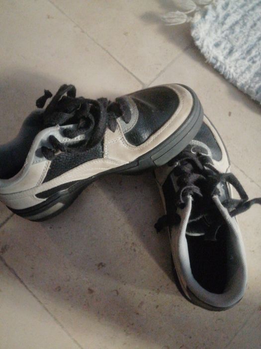 Tênis da Puma. .