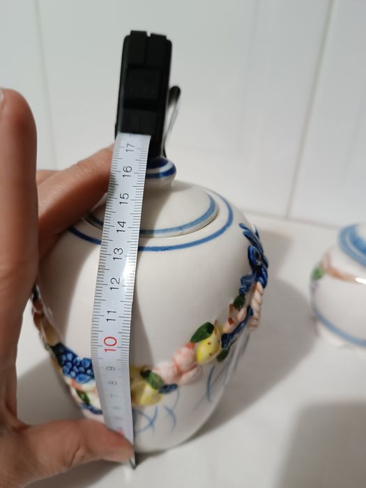 Potes Porcelana. Motivos Uvas e frutas. Como Novo