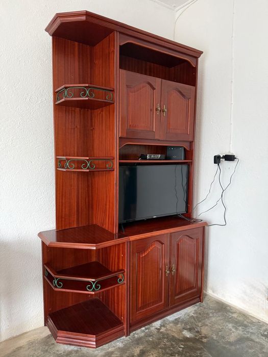 Móvel de sala em madeira