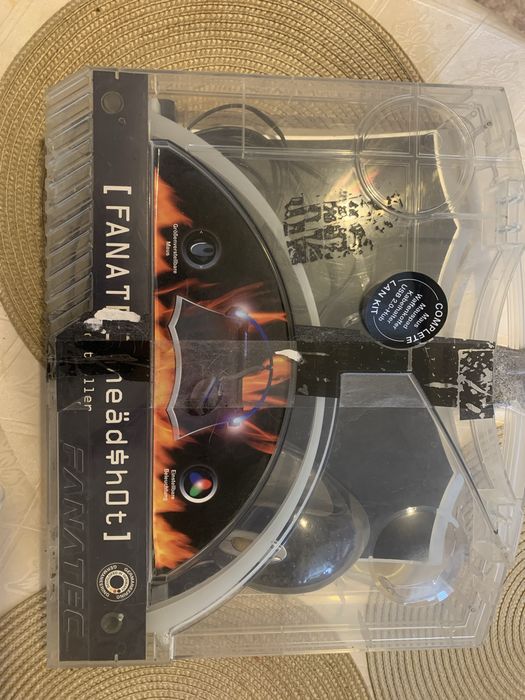 Коллекционный игровой набор Fanatec Headshot Complete Gamer LAN Kit (Почти полный комплект) од восстановление / В коллекцию) plete Gamer LAN Kit