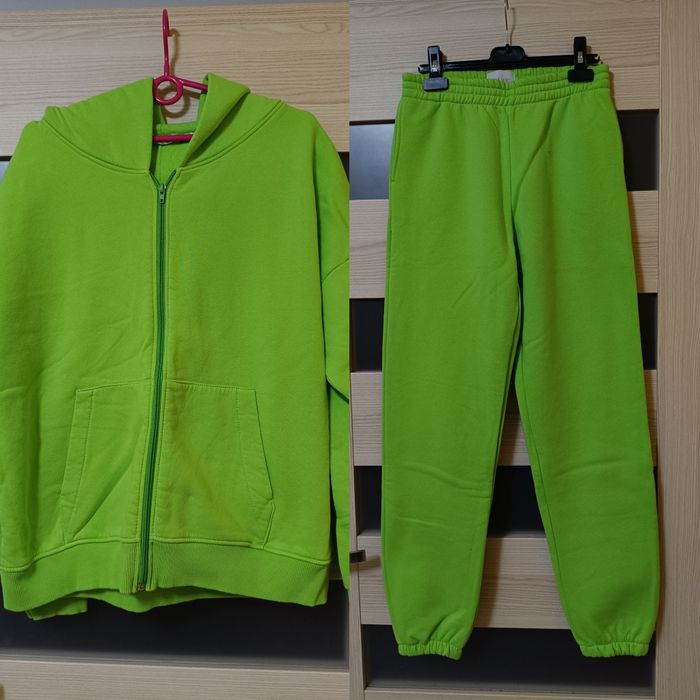 Komplet dresowy w rozmiarze M marki Stone Skirts