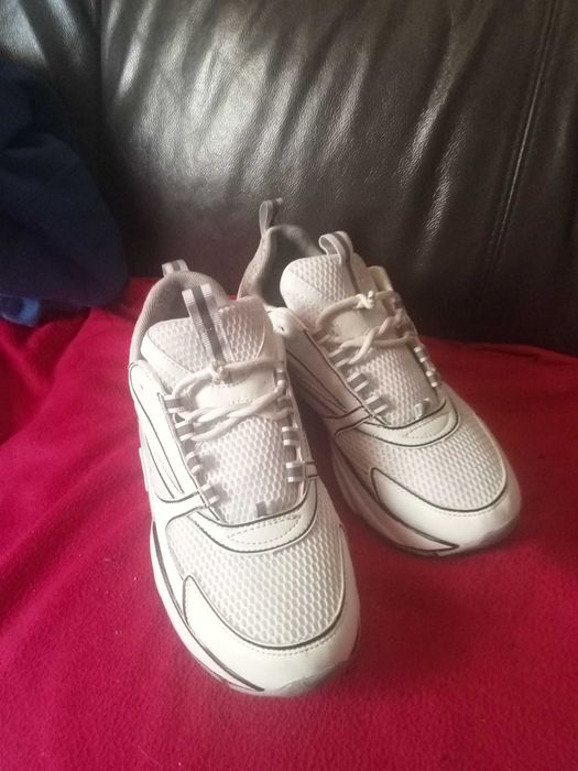 Tênis da marca Dior branco de homem