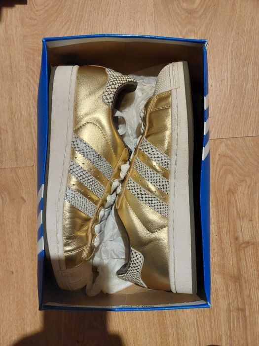 sapatilhas adidas douradas 42