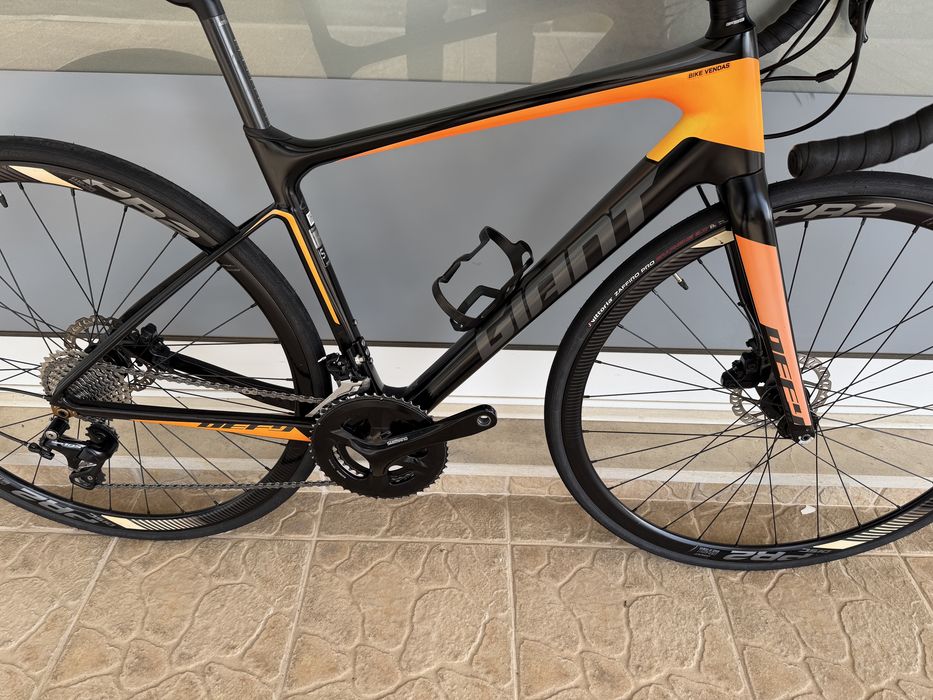 Bicicleta de estrada Giant em carbono - Disco