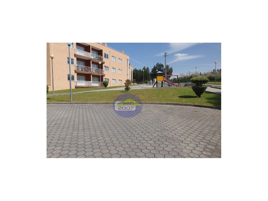 Apartamento T2 em Canelas
