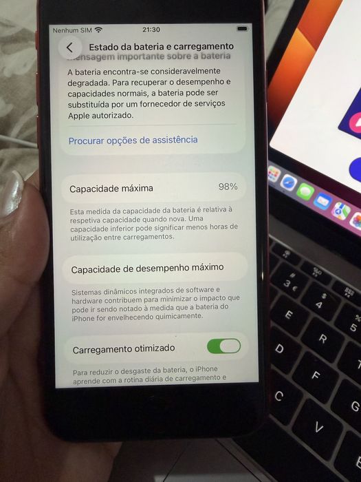 Iphone SE vermelho