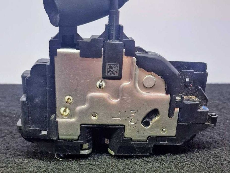 Fechadura / Fecho Porta Trás Esquerdo 825030002R - RENAULT MEGANE III Hatchback