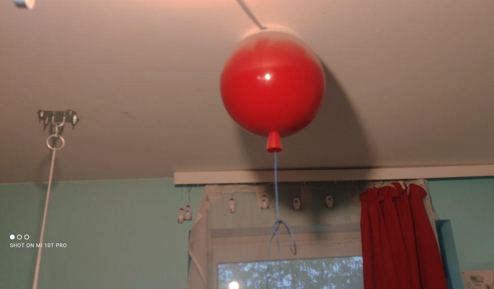 Lampa balon czerwony czerwona
