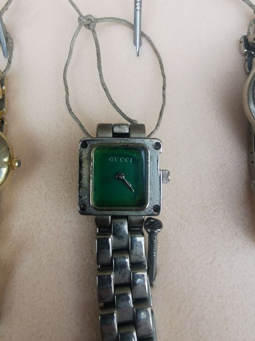 Relógio pulso verificado por técnico da especialidade