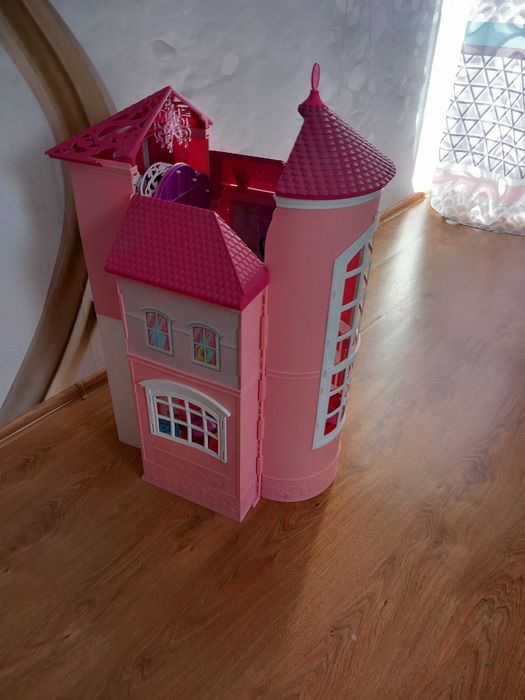 Duży domek dla Barbie