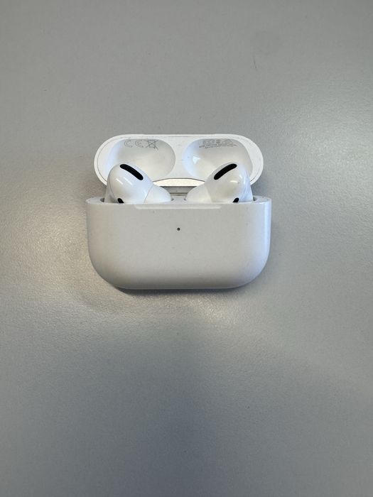 AirPods Pro Apple