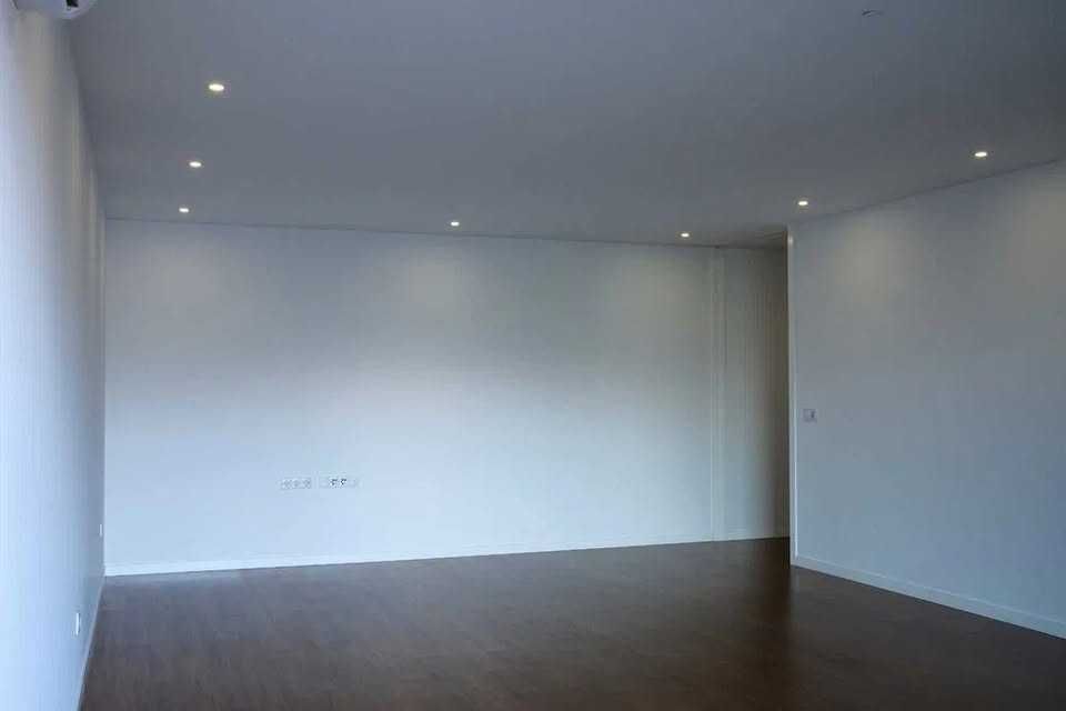 Apartamento/Condomínio com 3 quartos e 2 casas de banho