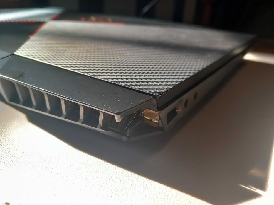 HP Omen - 15-DC0043NP - i5 - NVIDIA GeForce 1050 - 1TB HDD para peças.