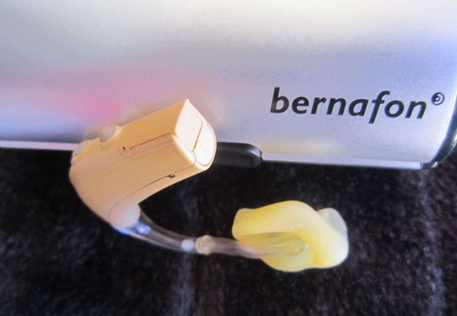 Aparelho Auditivo Bernafom com caixa