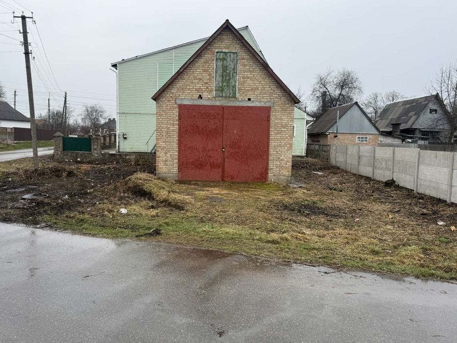 Продається гараж, в м. Сквира, з документами.