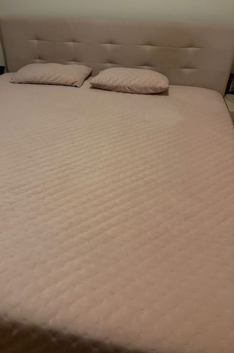 Cama casal e colchão