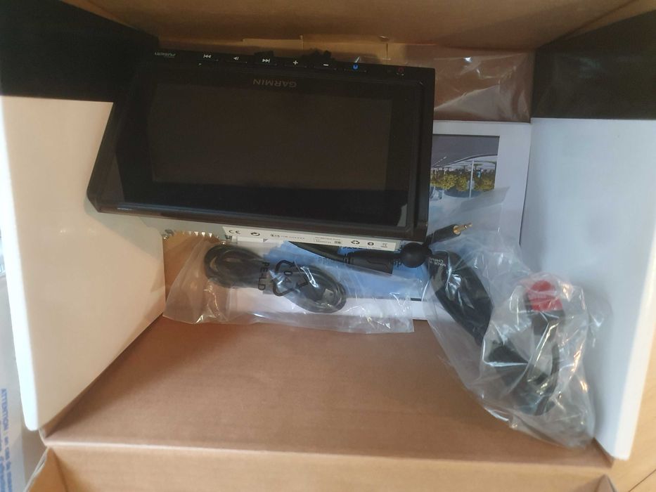 Auto Radio GARMIN com Sistema Navegação NOVO!