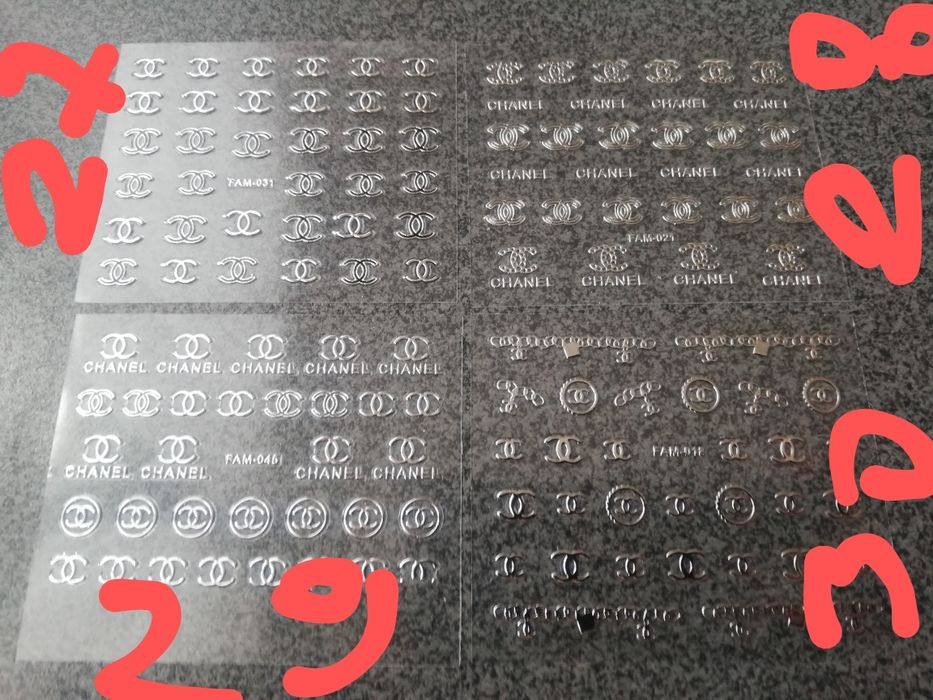 Naklejki samoprzylepne na paznokcie logowane