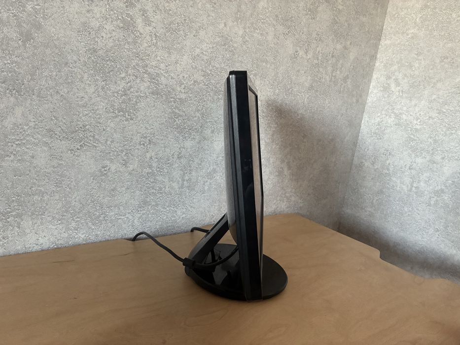 Монітор ASUS 19”