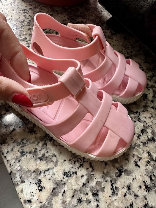 Sandálias Igor tamanho 23 Rosa