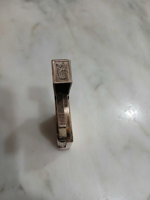 Isqueiro niclado a ouro