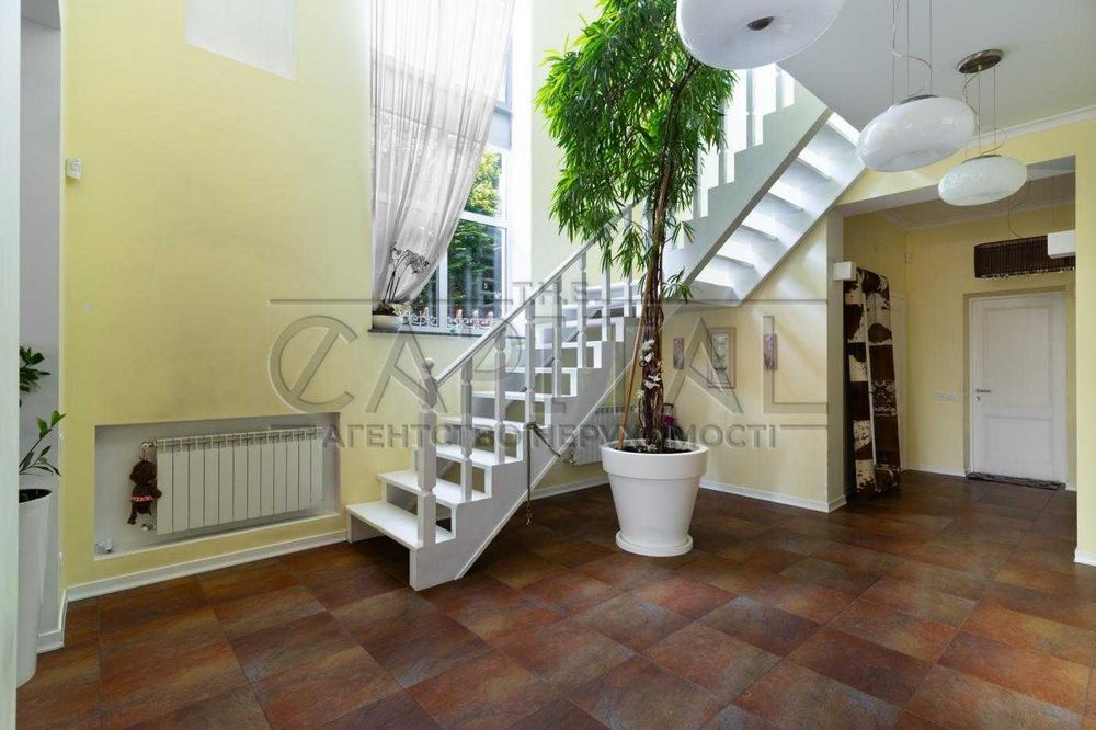 Продаж сучасного будинку 280 м² з підвалом 80 м² на ділянці 12 соток у Вишеньках