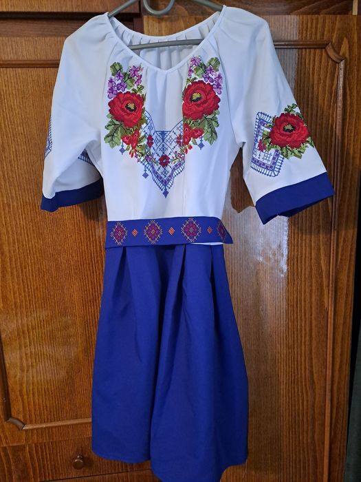 Продам вишите плаття