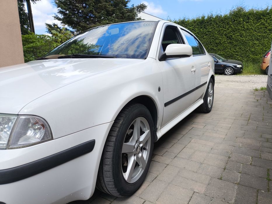 2008 rok octavia tour 1.6 ,219000 gaz/benz