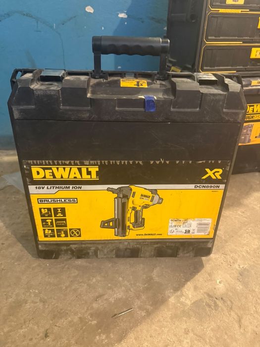Продаю інструмент Dewalt