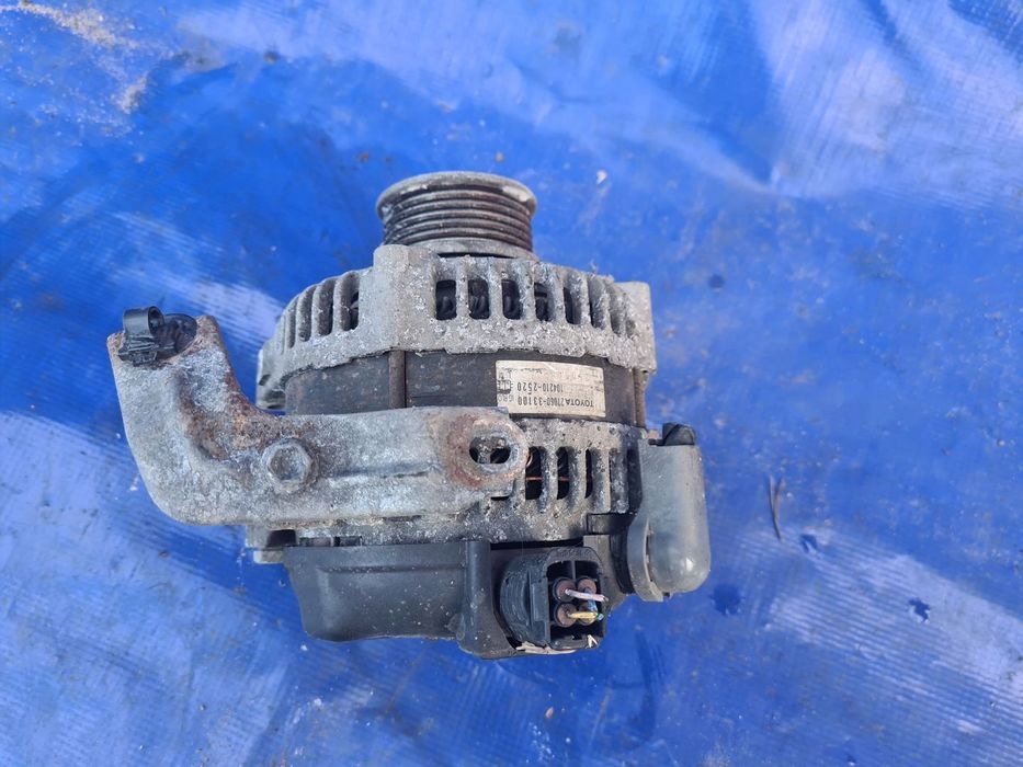 Toyota URBAN CRUISER 1.4 alternator 27060-33100