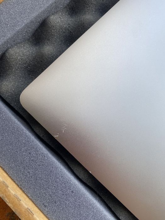 Продам MacBook Air 13” (2018)