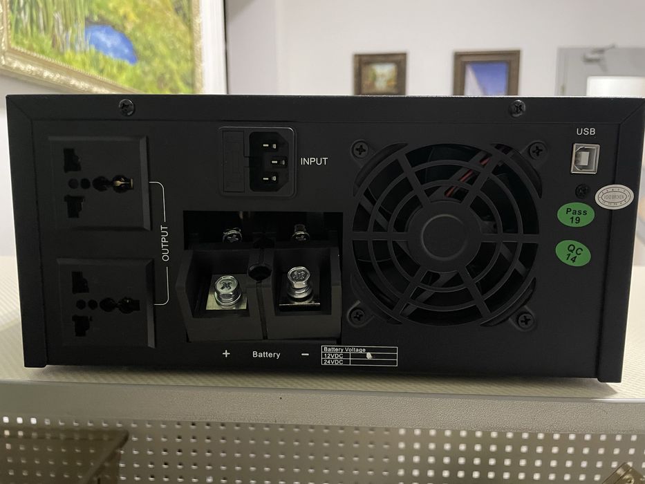 Інвертор 12в 600/1800 w